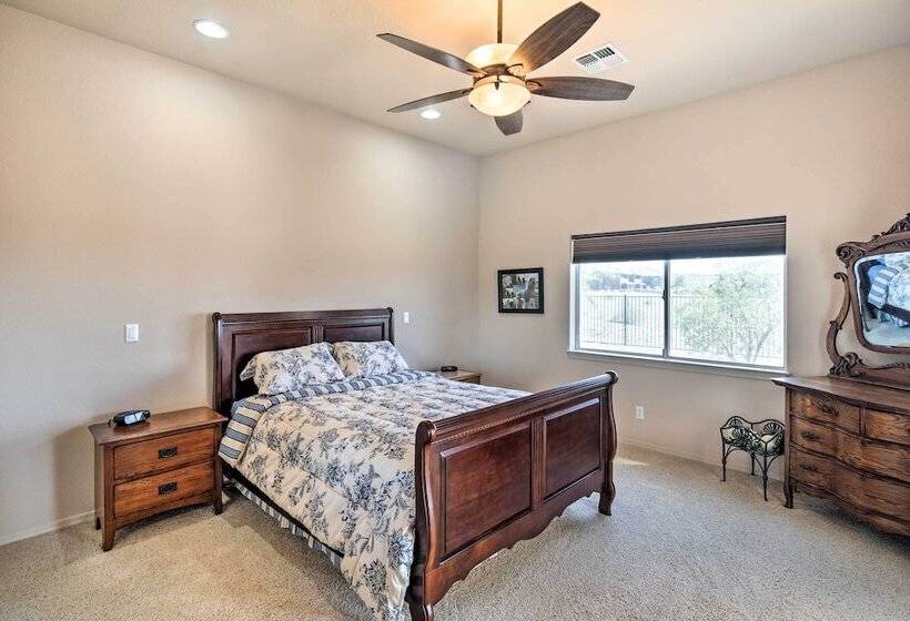 Cozy Bullhead City Home W/ Patio & Mountain Views!