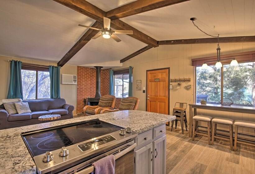 Payson Cabin: Patio & Grill, Mogollon Rim Views