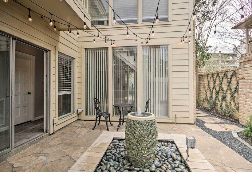 Quiet West Houston Home W/ Patio, Walk To Shops!