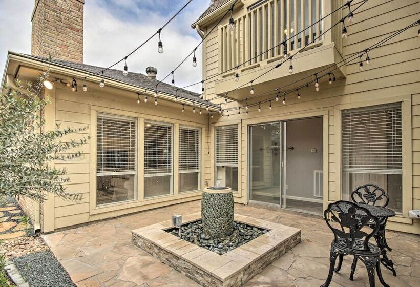 Quiet West Houston Home W/ Patio, Walk To Shops!