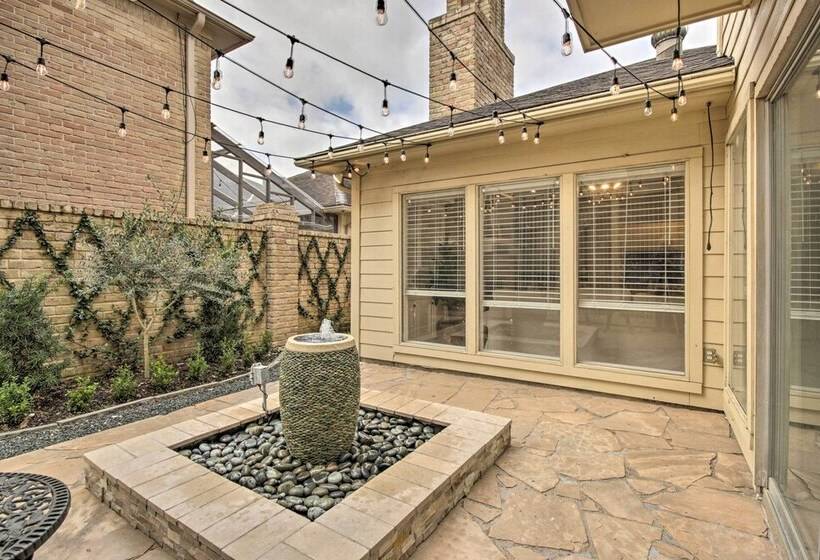 Quiet West Houston Home W/ Patio, Walk To Shops!