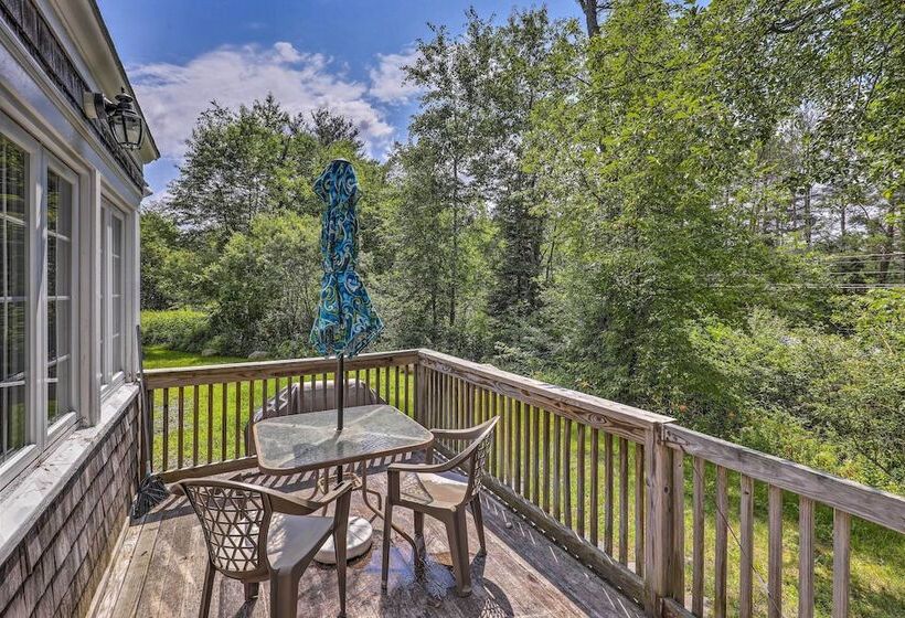Franconia Escape On Half Acre W/ Fire Pit & Deck!