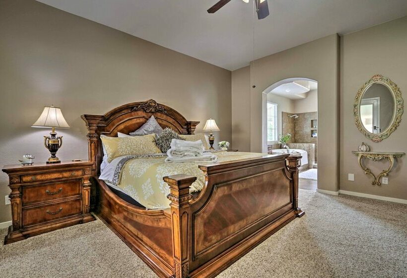 Goodyear Home W/ Outdoor Oasis On Golf Course