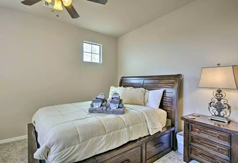 Goodyear Home W/ Outdoor Oasis On Golf Course