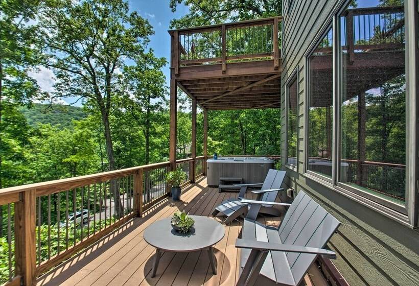 Grand Chalet W/ Hot Tub   Near Wintergreen Resort