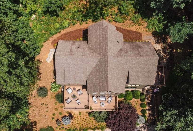 Grand Chalet W/ Hot Tub   Near Wintergreen Resort