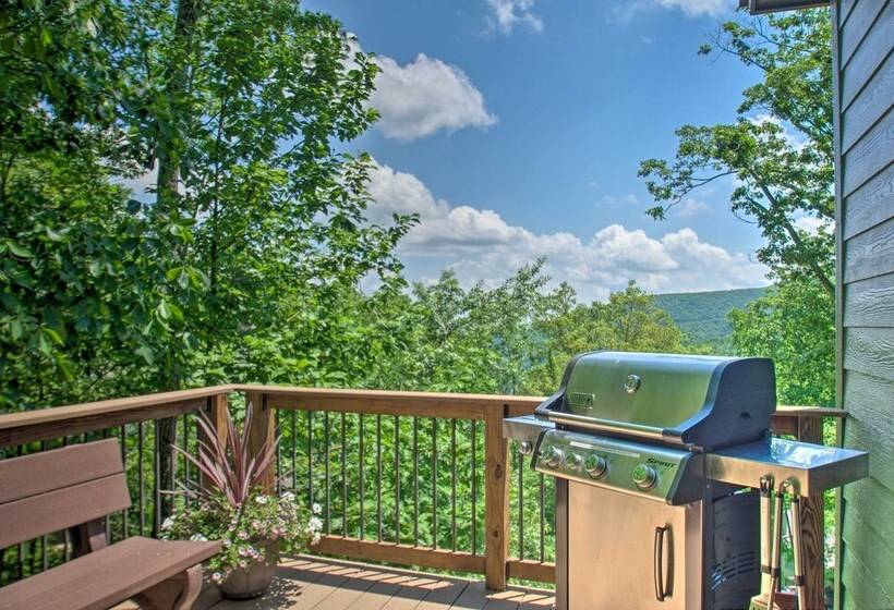 Grand Chalet W/ Hot Tub   Near Wintergreen Resort