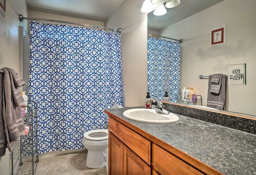 Grants Pass Home: 1 Mi To Downtown & Rogue River!