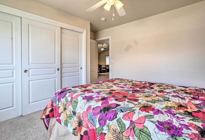 Grants Pass Home: 1 Mi To Downtown & Rogue River!