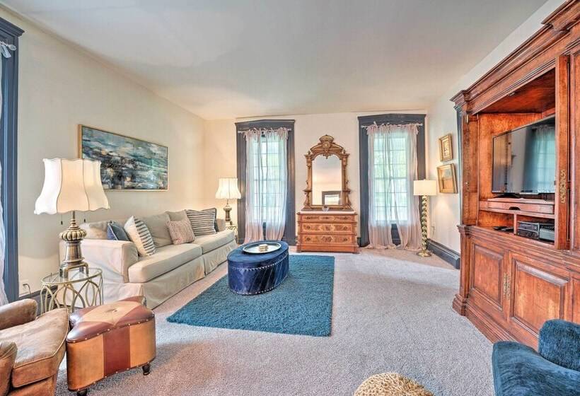 Historic Westfield Home: 2 Mi To Lake Erie!