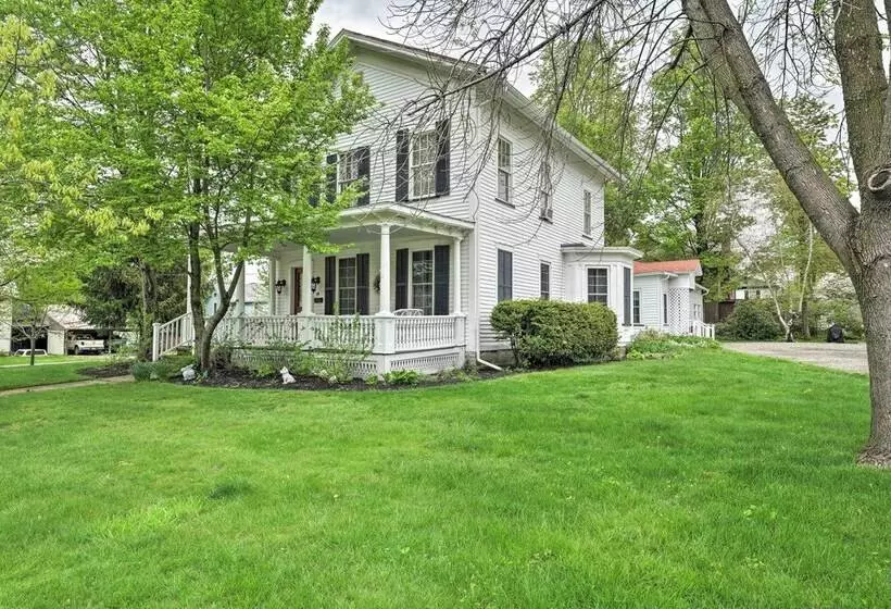 Historic Westfield Home: 2 Mi To Lake Erie!