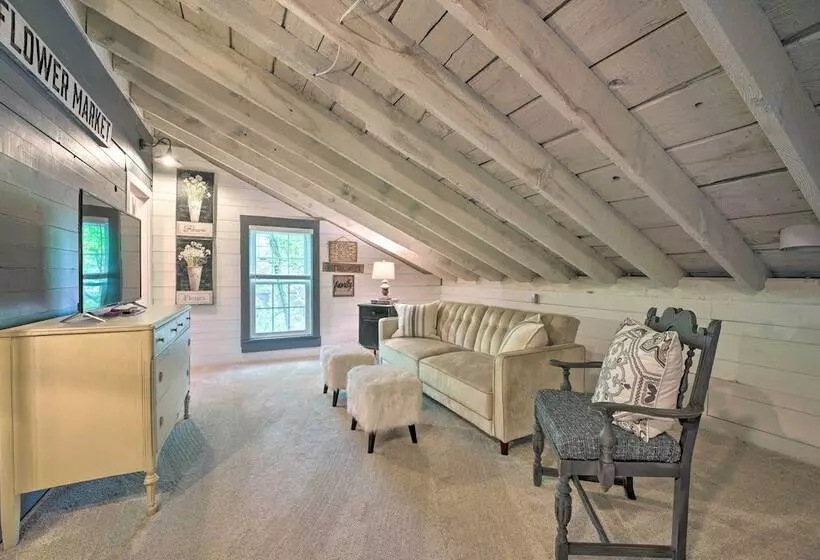 Historic Westfield Home: 2 Mi To Lake Erie!