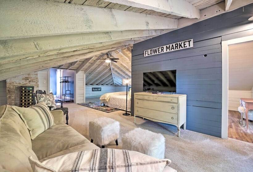 Historic Westfield Home: 2 Mi To Lake Erie!