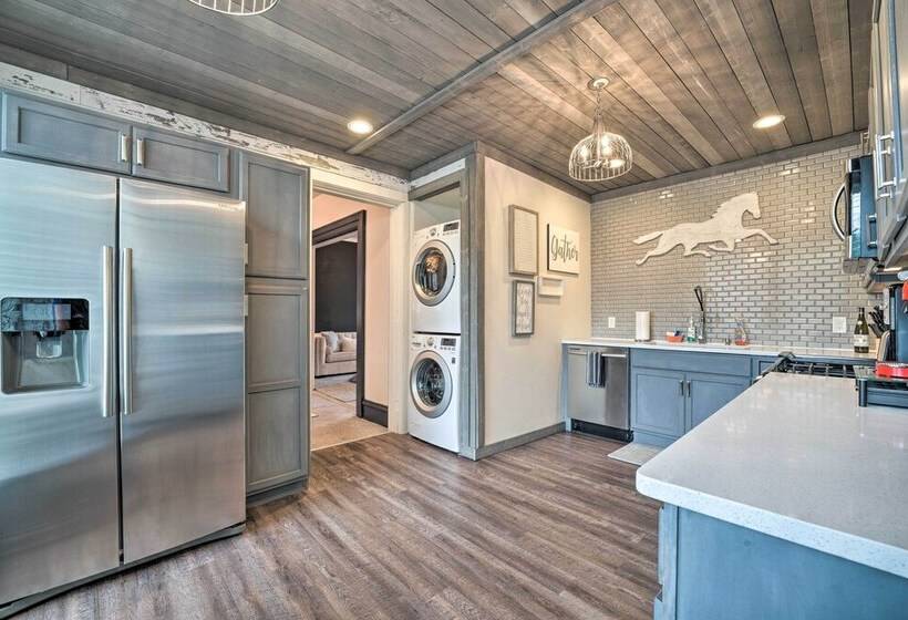 Historic Westfield Home: 2 Mi To Lake Erie!