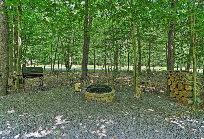 Home In Big Bass Lake Community: Fire Pit & Grill!