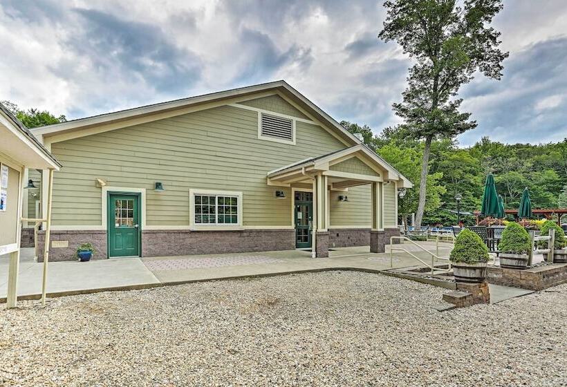 Home In Big Bass Lake Community: Fire Pit & Grill!