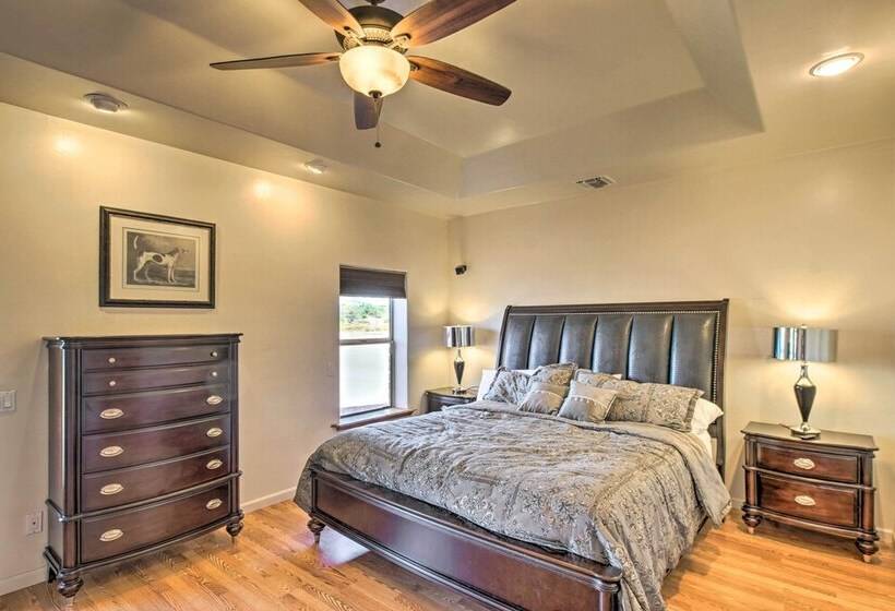 Luxe Scottsdale Home W/ Horse Stables & Pool!