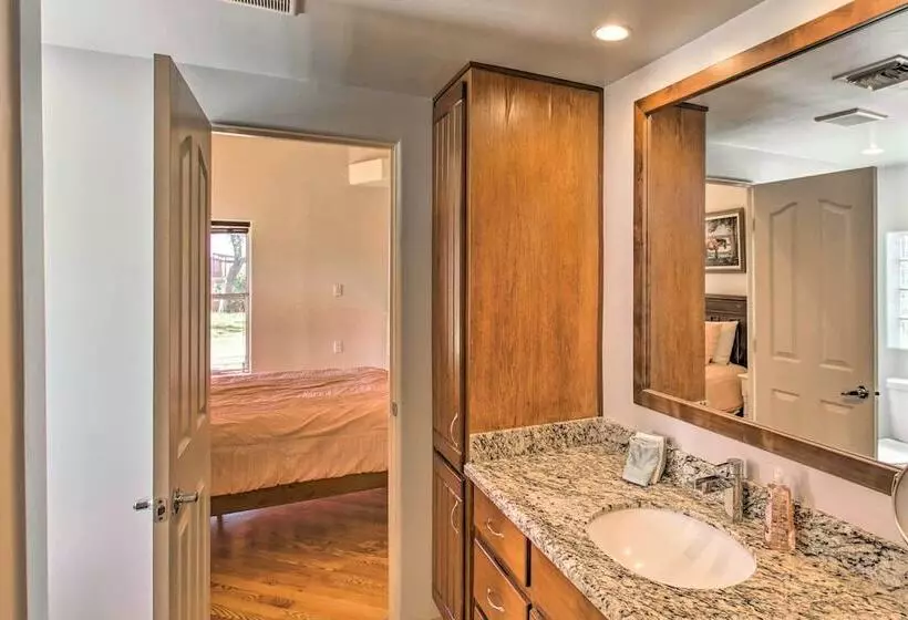 Luxe Scottsdale Home W/ Horse Stables & Pool!