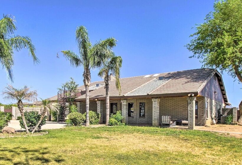 Luxe Scottsdale Home W/ Horse Stables & Pool!