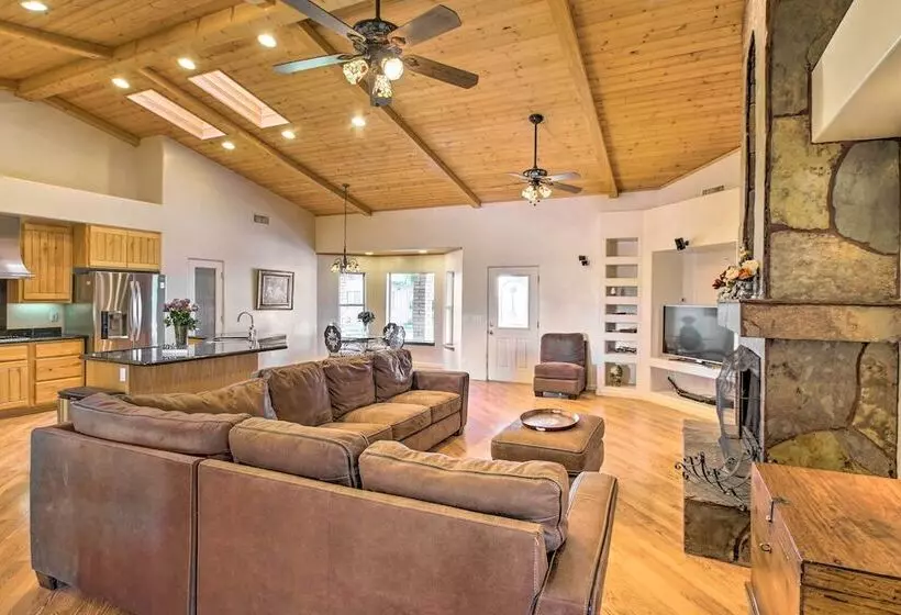 Luxe Scottsdale Home W/ Horse Stables & Pool!