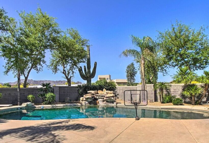 Luxe Scottsdale Home W/ Horse Stables & Pool!