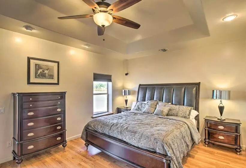 Luxe Scottsdale Home W/ Horse Stables & Pool!