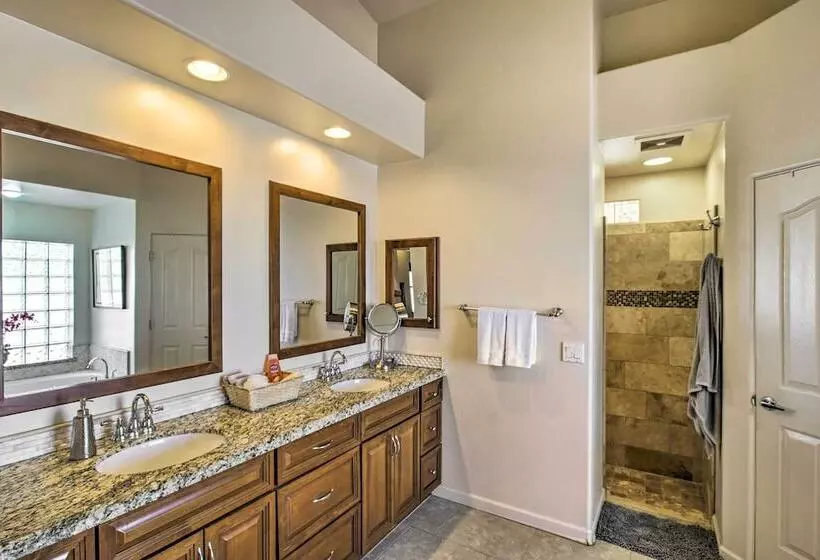 Luxe Scottsdale Home W/ Horse Stables & Pool!