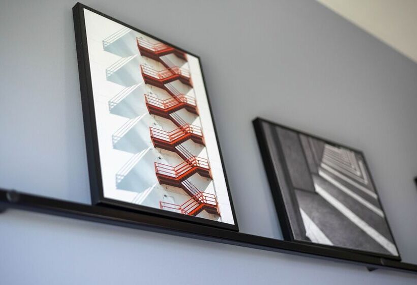 هتل Ibis Marseille Marignane Technopole