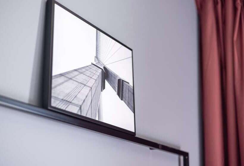 هتل Ibis Marseille Marignane Technopole