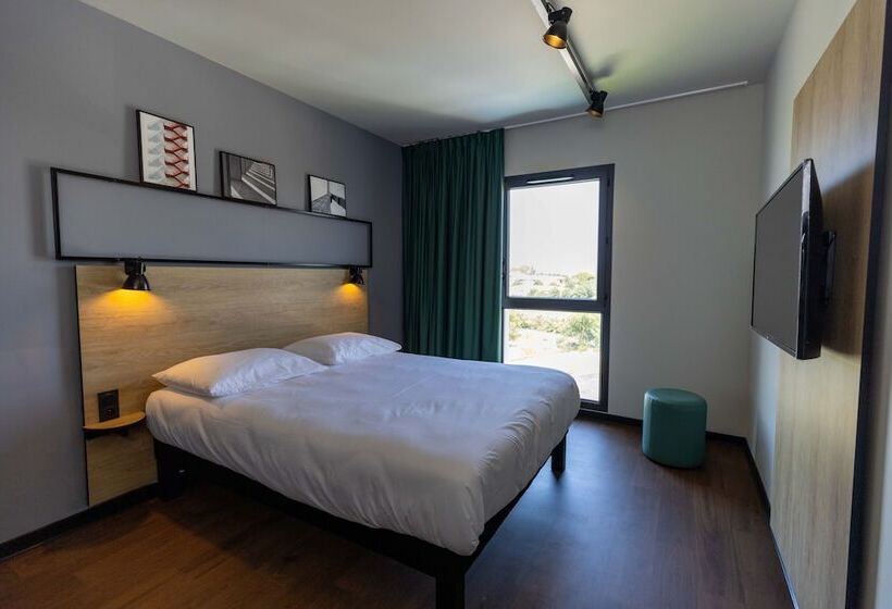هتل Ibis Marseille Marignane Technopole