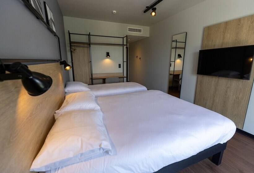 هتل Ibis Marseille Marignane Technopole