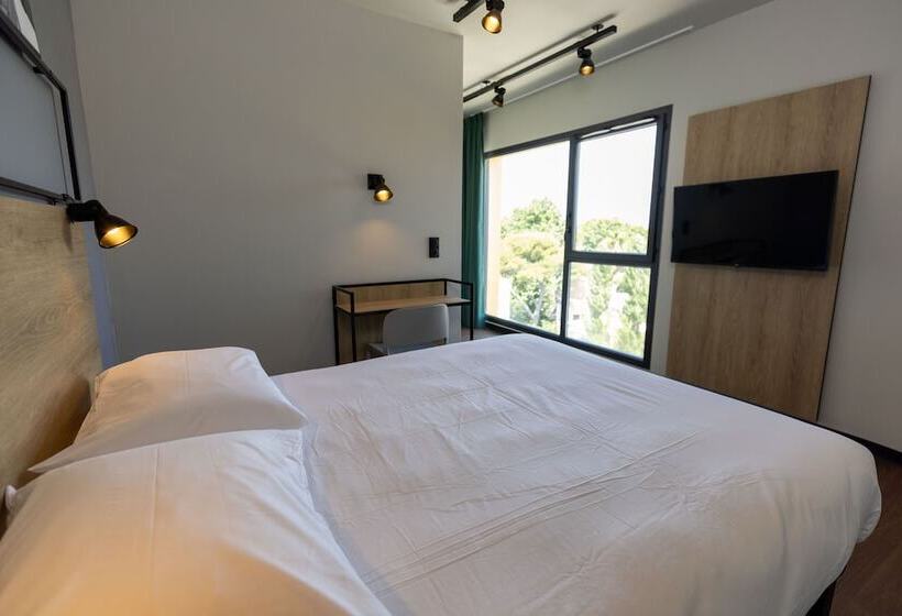 هتل Ibis Marseille Marignane Technopole