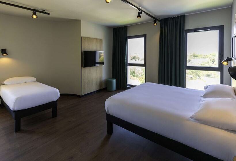 هتل Ibis Marseille Marignane Technopole