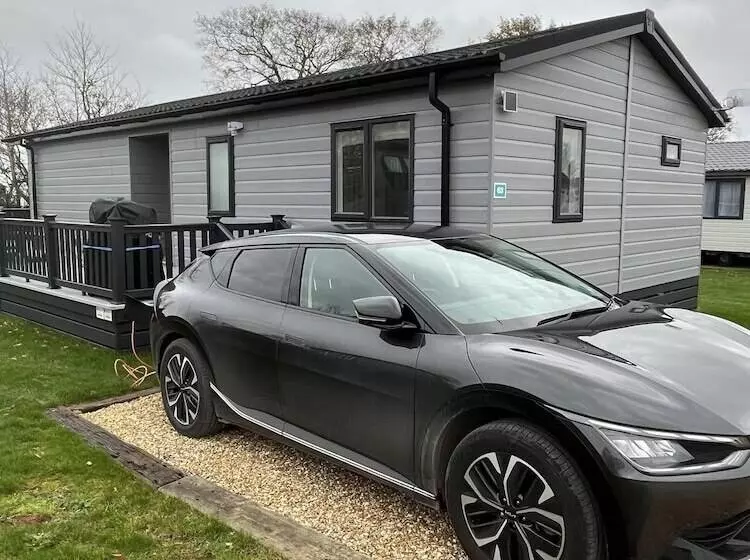 Hotelli St Helens   Lodge   Sleeps 4   Pets Allowed   Pool