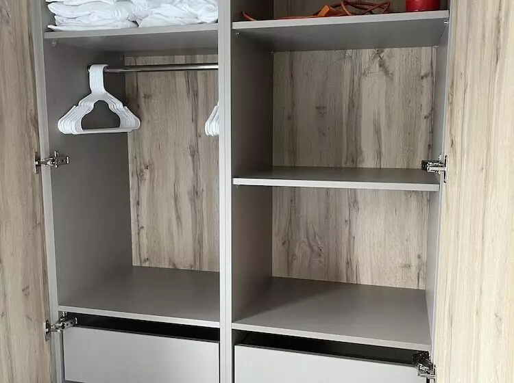 Hotelli St Helens   Lodge   Sleeps 4   Pets Allowed   Pool