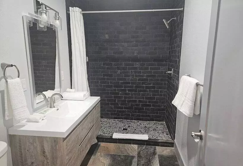 Hotelli The Black Forest Lodge