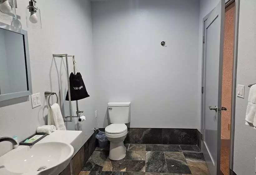 Hotelli The Black Forest Lodge