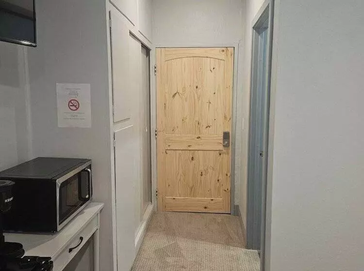 Hotelli The Black Forest Lodge