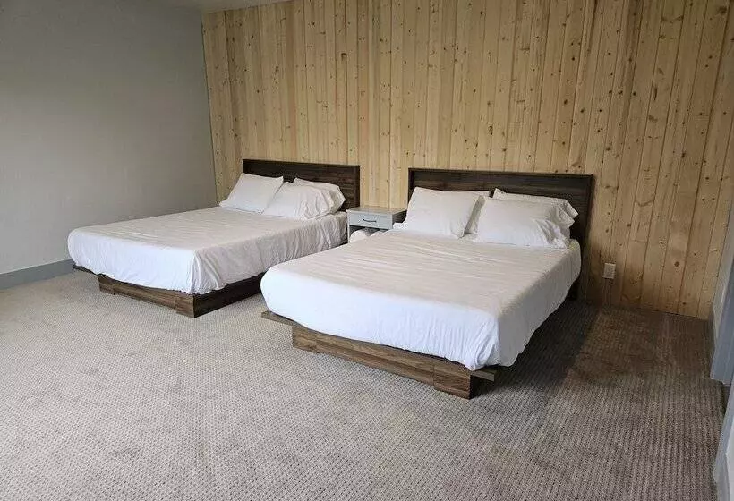 Hotelli The Black Forest Lodge