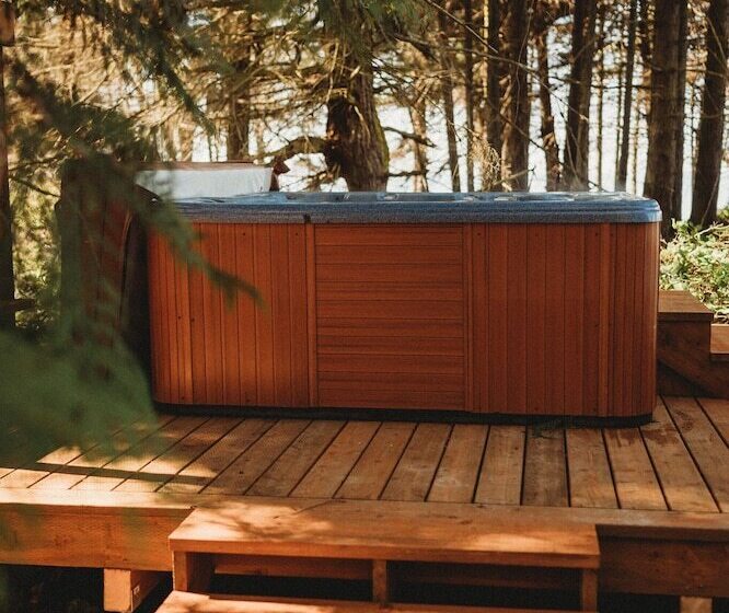 هتل Woodland Bluff