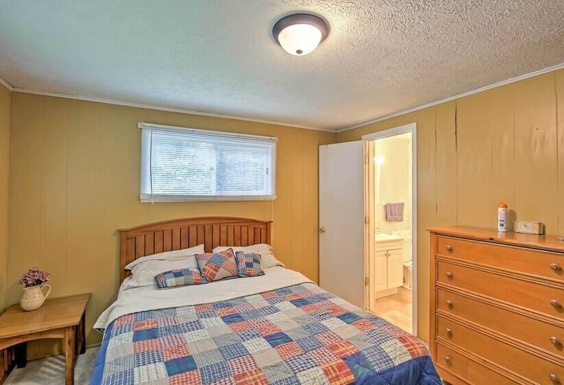 Jasonville Cabin Walk To Shakamak State Park!