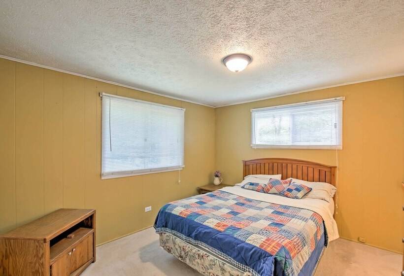 Jasonville Cabin Walk To Shakamak State Park!