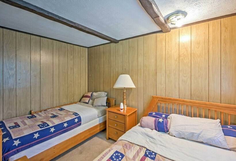 Jasonville Cabin Walk To Shakamak State Park!