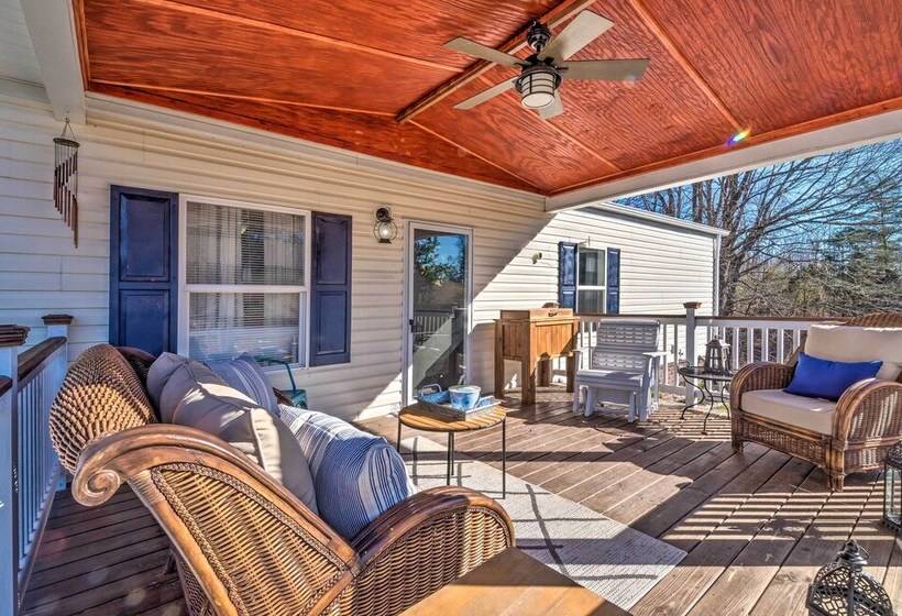 Kentucky House Located On Dale Hollow Lake!