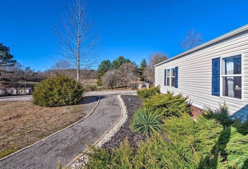 Kentucky House Located On Dale Hollow Lake!