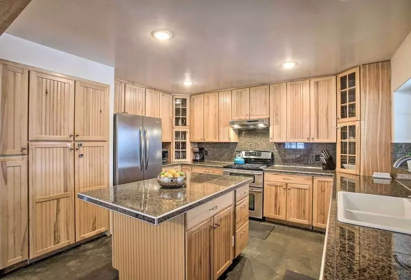 Kettle Falls Home W/ River Valley Mtn Views!