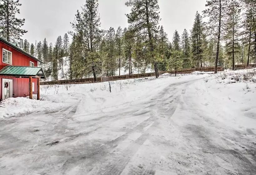 Kettle Falls Home W/ River Valley Mtn Views!