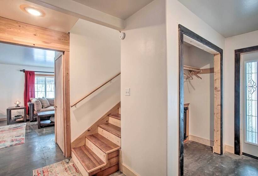 Kettle Falls Home W/ River Valley Mtn Views!