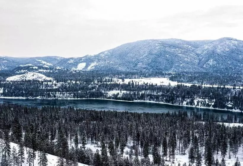 Kettle Falls Home W/ River Valley Mtn Views!