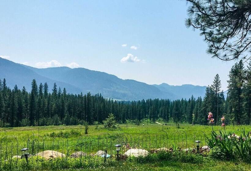 Kettle Falls Home W/ River Valley Mtn Views!